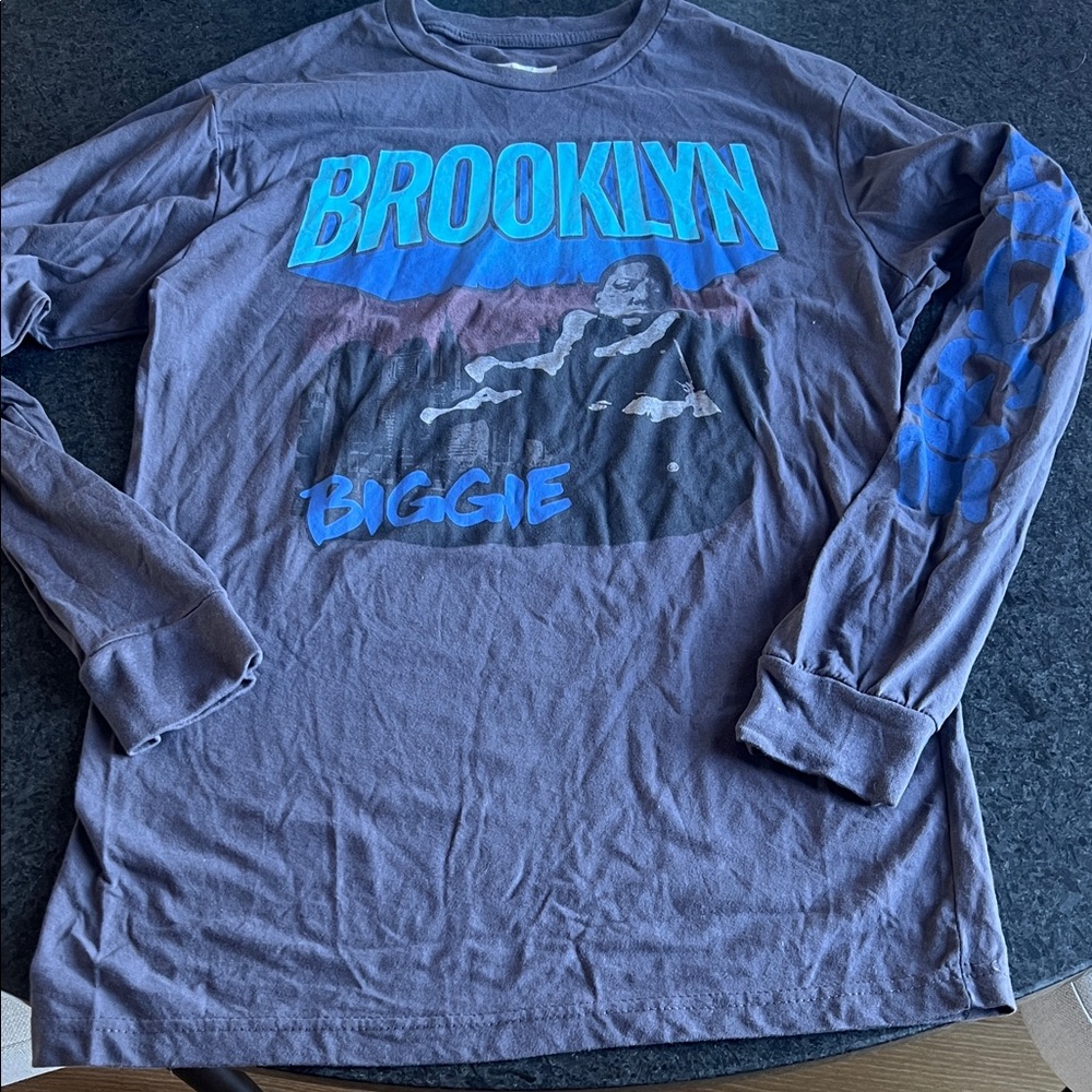Men’s Biggie Long-Sleeve T-shirt, Size L